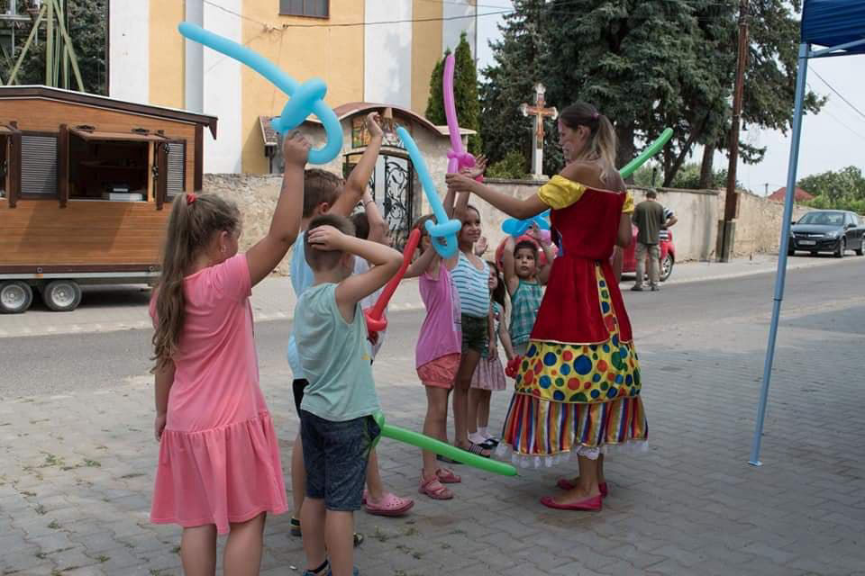 KALANDOZÓ ÉS LOVAS TÁBOR